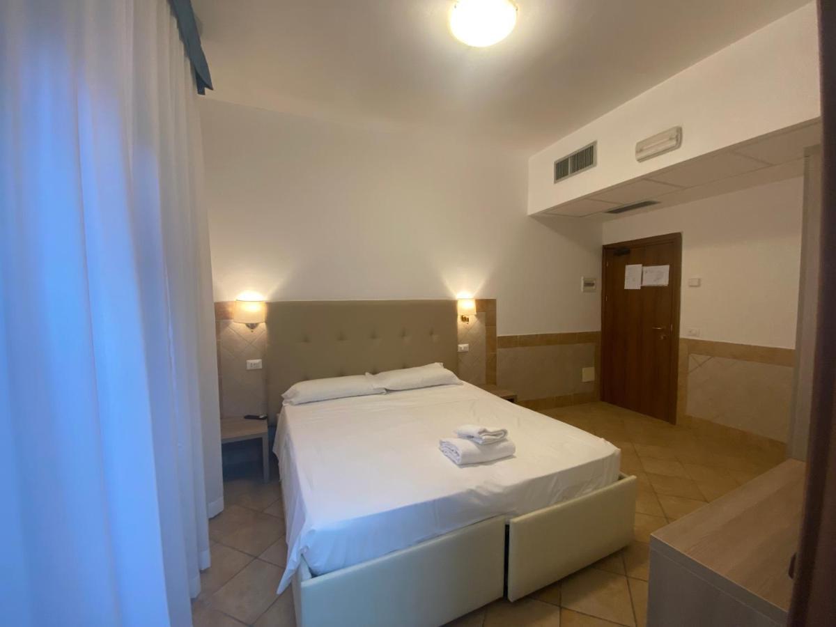Hotel Alex Square Рим Экстерьер фото