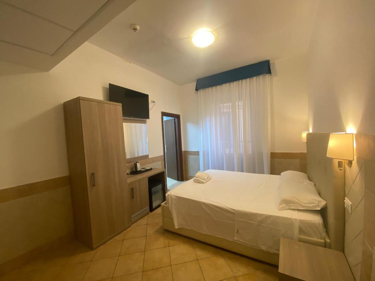 Hotel Alex Square Рим Экстерьер фото