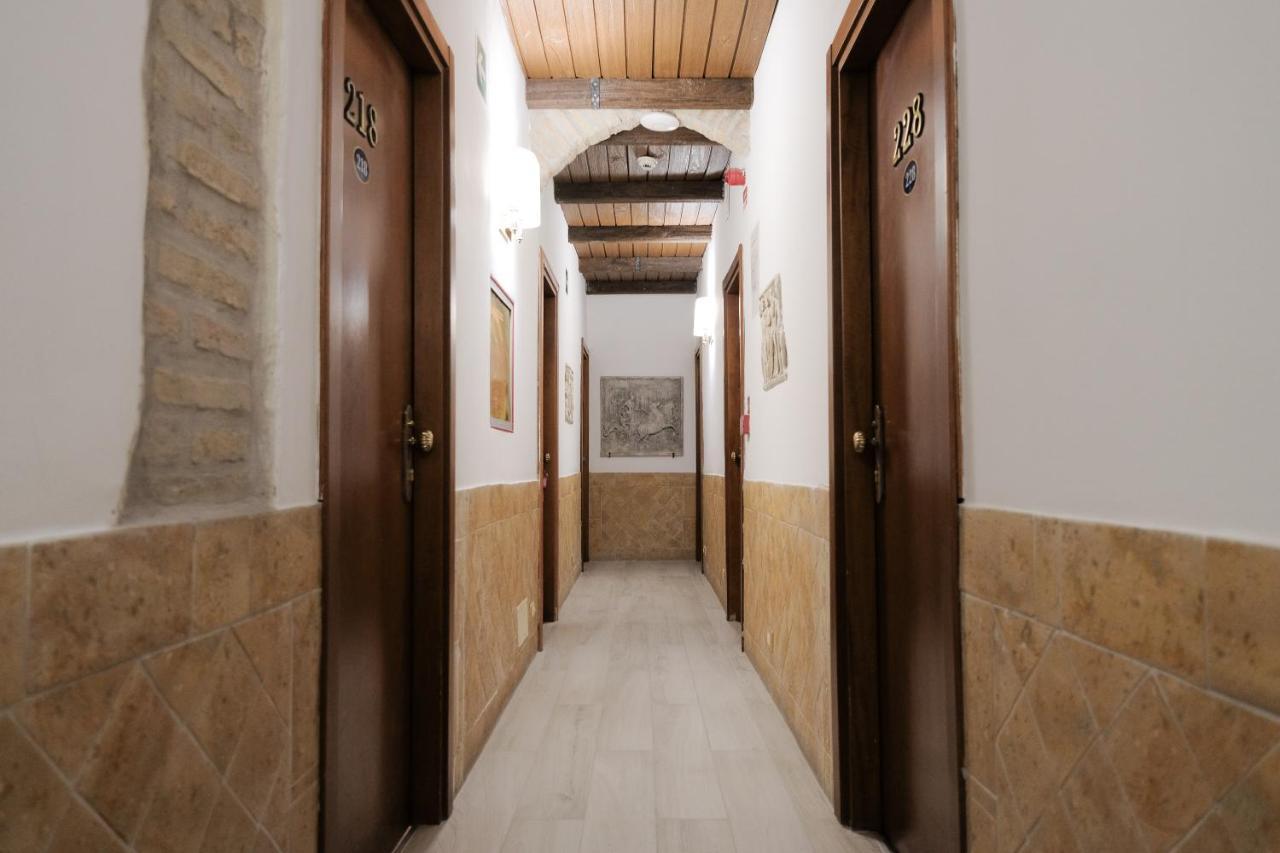 Hotel Alex Square Рим Экстерьер фото