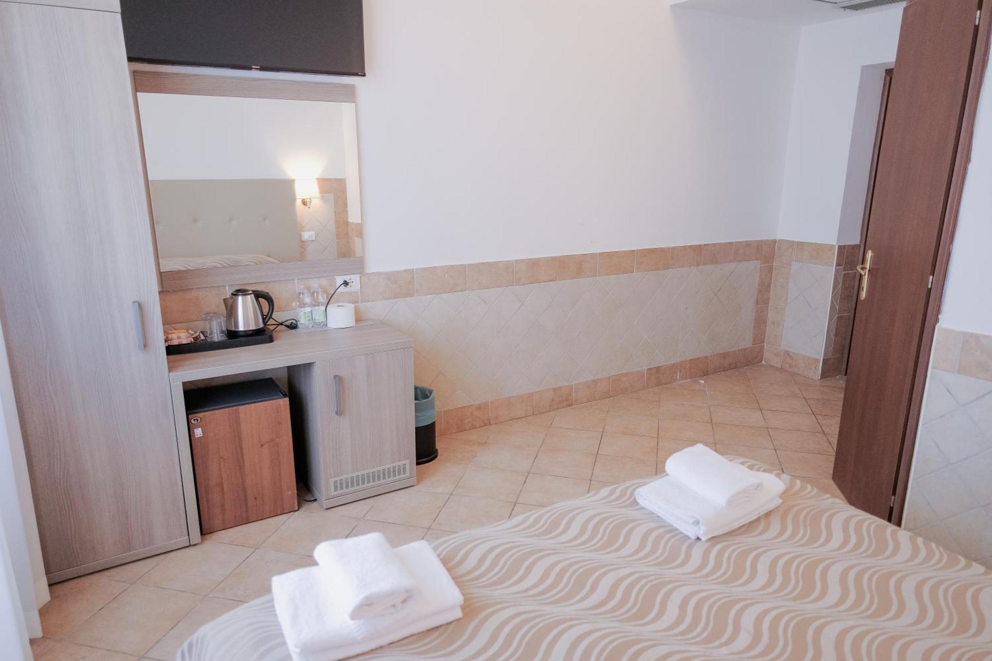 Hotel Alex Square Рим Экстерьер фото