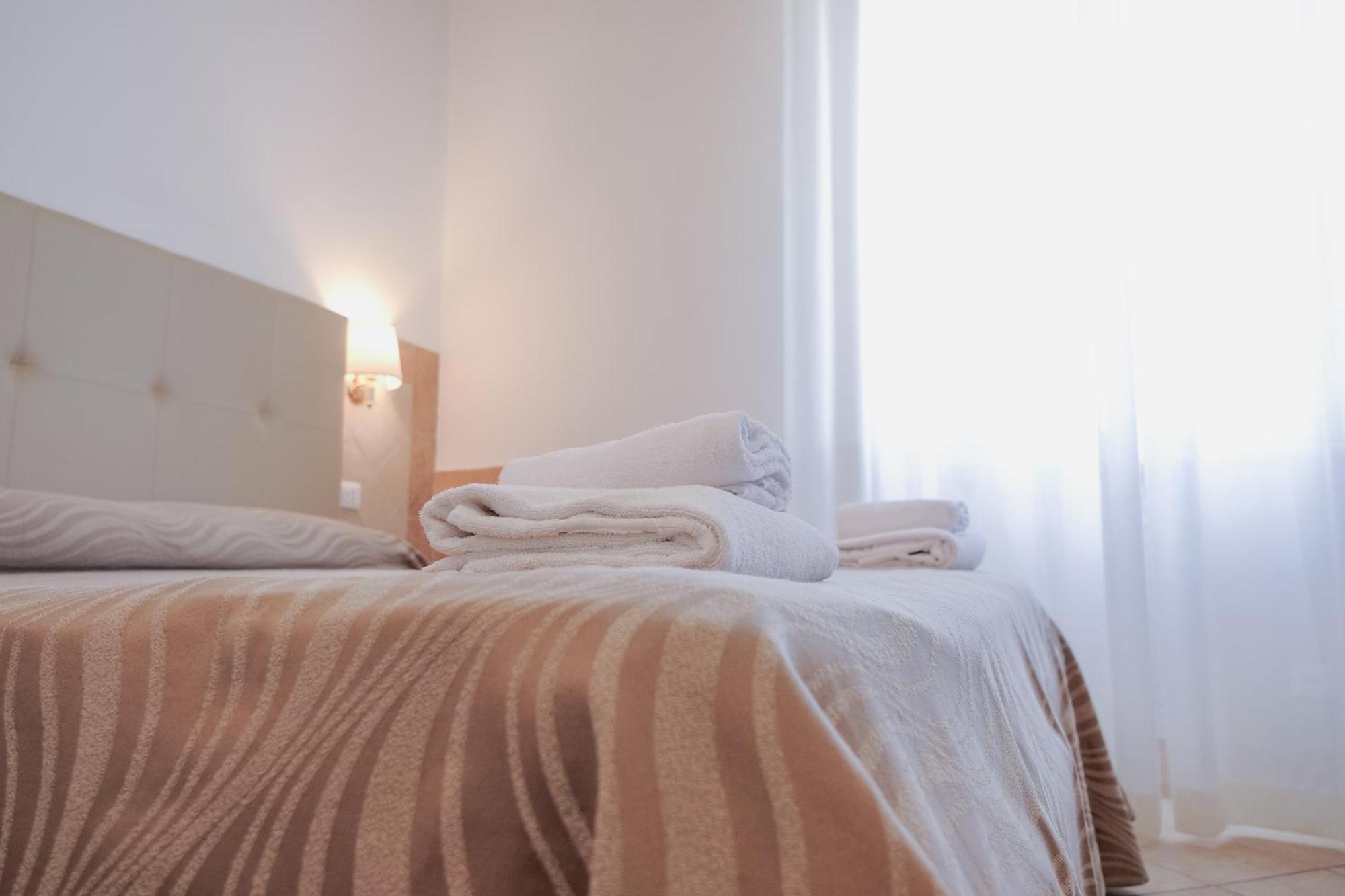 Hotel Alex Square Рим Экстерьер фото
